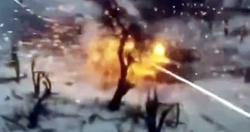 Video: Cảnh tượng xe bọc thép M2 Bradley đối đầu với xe tăng T-90M của Nga ở cự ly gần