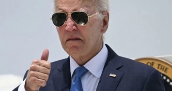 Ông Biden lần đầu tái xuất sau khi dừng tranh cử, phong thái gây chú ý