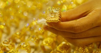 Giá vàng hôm nay 10/8: Giá vàng nhẫn tăng áp sát giá vàng SJC