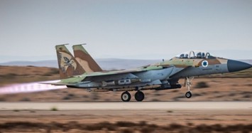 Chiến đấu cơ F-15 Israel phóng tên lửa trúng đồng đội ở Dải Gaza