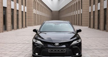 Giá xe Toyota Camry niêm yết và lăn bánh tháng 9/2024