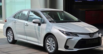 Toyota Corolla Altis giá lăn bánh từ 800 triệu đồng