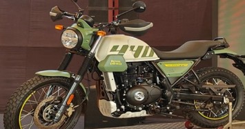 Trình làng 2025 Royal Enfield Scram 440 màu xanh quân sự, đẹp hút mắt