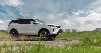 Giá xe Toyota Fortuner tháng 1/2025, SUV cỡ D từ 1,055 tỷ đồng