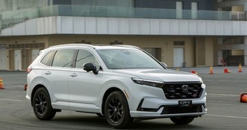 Giá xe Honda CR-V tháng 1/2025, ưu đãi 50% lệ phí trước bạ