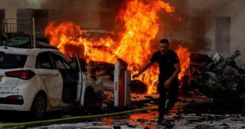Hamas bất ngờ nã rocket vào Israel
