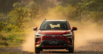 Giá xe Toyota Corolla Cross tháng 3/2025, bản hybrid từ 905 triệu đồng