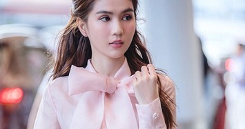 Ngọc Trinh lộ hàng dù diện style kín cổng cao tường