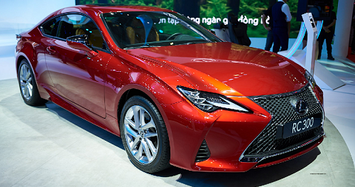 Cận cảnh xe sang Lexus RC 300 giá hơn 3 tỷ 