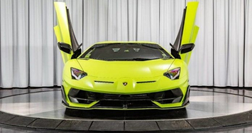 Ấn tượng siêu xe Lamborghini Aventador SVJ sơn dạ quang 