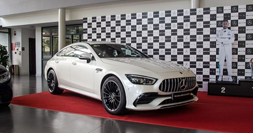 Cận mặt xe Mercedes-AMG GT 53 4Matic+ có giá hơn 6 tỷ 