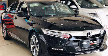 Honda Accord giảm 150 triệu đồng tại đại lý 