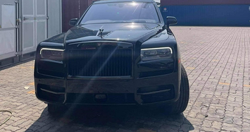 Ngắm cặp đôi Rolls-Royce Cullinan giá hơn 80 tỷ về Việt Nam