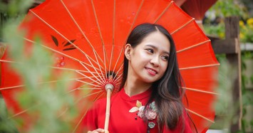 Ngắm hotgirl Sài Gòn xúng xính áo dài đến check-in trên 'đường mai vàng'