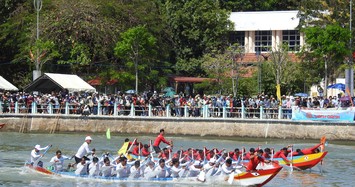 Phan Thiết chào Xuân với lễ hội đua thuyền đặc sắc