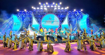 Hàng ngàn người tham dự Festival tôm Cà Mau và Diễn đàn kết nối OCOP