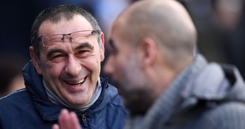 Pep Guardiola bảo vệ Maurizio Sarri sau khi Manchester City 'vùi dập' Chelsea