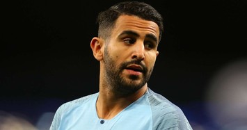 Guardiola 'buồn và xin lỗi' vì đã khiến Mahrez ngồi dự bị thời gian qua