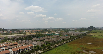 Những căn biệt thự vắng bóng người ở khu đô thị Sunny Garden City 