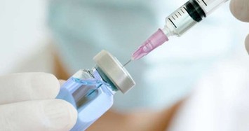 Dân kéo nhau đi tiêm vaccine phế cầu, có phòng được Covid-19?