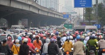 Video: Hà Nội xén dải phân cách xuyên đêm “cứu” vành đai 3 thoát ùn tắc