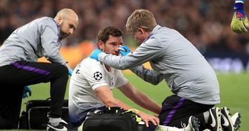 Vertonghen đổ máu mũi, nôn ọe khi cố thi đấu sau pha va chạm mạnh