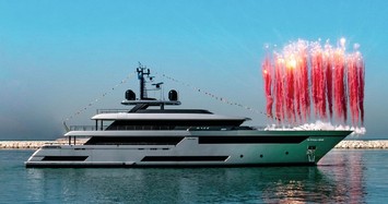 Ferretti và những 'biệt thự trên biển'