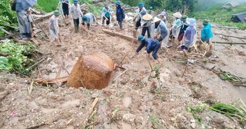 Thành phố Hà Giang chìm trong biển nước, 2 mẹ con bị vùi chết