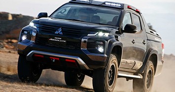 Mitsubishi Triton Absolute “đấu” Ford Ranger Raptor 