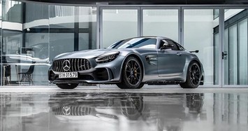 Chồng của Đàm Thu Trang khoe Mercedes-AMG GT R biển độc có giá hơn  11 tỷ