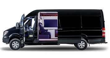 Cận cảnh văn phòng di động siêu sang Mercedes-Benz Sprinter 