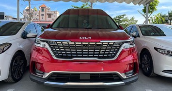 Bên trong chiếc Kia Carnival Royal 2022 phiên bảng hạng sang gần 2,4 tỷ đồng 