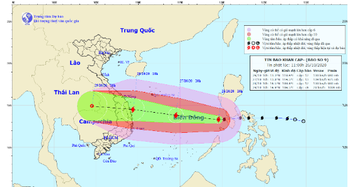 Bão số 9 giật cấp 14 lao nhanh 25 km/h vào Nam Trung bộ