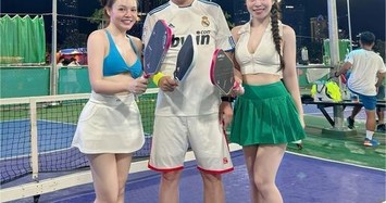 Xôn xao hot girl mặc đồ tập, mang cả vợt pickleball vào bar 