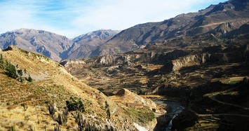 Choáng ngợp cảnh tượng ở hẻm núi sâu nhất châu Mỹ Colca Canyon