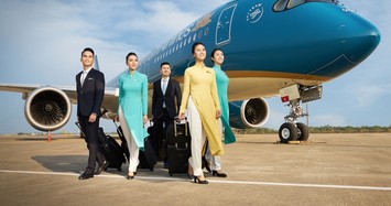 Nữ tiếp viên trưởng hãng VietNam Airline bị tạm giữ vì buôn lậu.