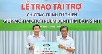 Vinamilk tiếp tục ủng hộ Hội Bảo trợ Bệnh nhân nghèo TP.HCM 