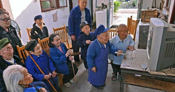 Video: Khám phá “ngôi làng của những người lùn”