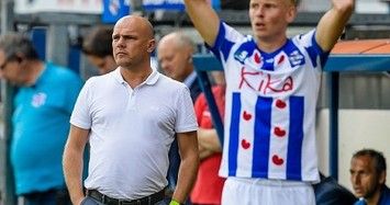 Clip Đoàn Văn Hậu và đồng đội tri ân cổ động viên Heerenveen sau trận thắng 3-0