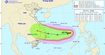 Bão số 6 giật cấp 14 quần thảo ở Biển Đông, đổi hướng liên tục