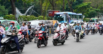 Người Sài Gòn chạy xe ngược chiều thành đoàn