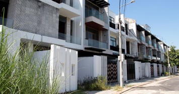 Cận cảnh hàng trăm căn shophouse bỏ hoang tại Marina Complex  