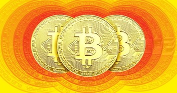 Giá Bitcoin tăng vọt lên hơn 62.000 USD sau báo cáo việc làm sáng sủa