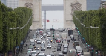 Paris sau hai tháng 'ngủ quên' vì COVID-19 đã 'thức giấc' như nào?