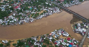 Cận cảnh ngập lụt kinh hoàng ở Philippines vì bão Dujuan