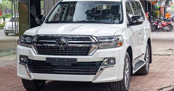 Gần 7 tỷ cho Toyota Land Cruiser VXS Executive Lounge về Việt Nam