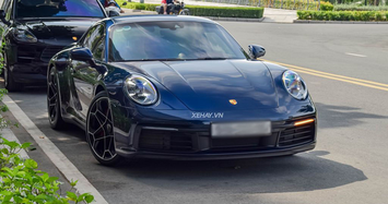 Porsche 911 Carrera 4S độ mâm Daytona II xuất hiện trên phố Sài Gòn