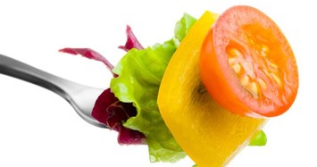 Salad rau tươi mang lại rất nhiều lợi ích sức khỏe 