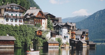 Trước khi bị bà hỏa ghé thăm, Hallstatt là ngôi làng đẹp như tranh vẽ