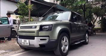 Đại gia Hà Nội chi hơn 5,3 tỷ mua Land Rover Defender trúng biển tứ quý 9